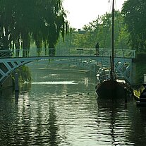 Schiffe und Brücken