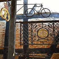 alte Schilder im Museum