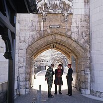 3 Wächter unterhalten sich