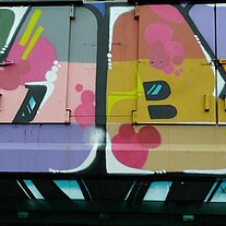 bunte  Abfallcontainer