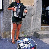 Matignon Akkordeonspieler