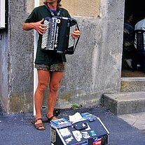 Matignon Akkordeonspieler