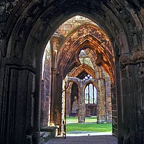 aus einer Seitenkapelle