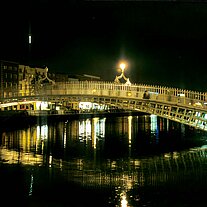 Brücke über die Liffey ( Half Penny Bridge )