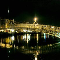 Brücke über die Liffey ( Half Penny Bridge )