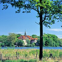 Blick zum Schloss Maltzahn